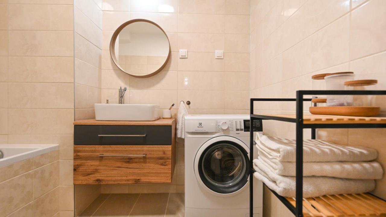 West Park Residence Apartment Budapest Bagian luar foto