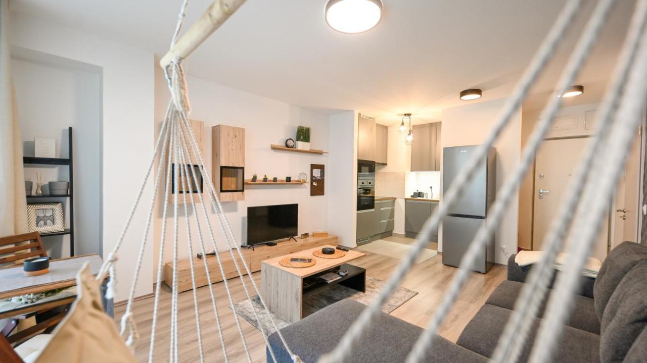 West Park Residence Apartment Budapest Bagian luar foto